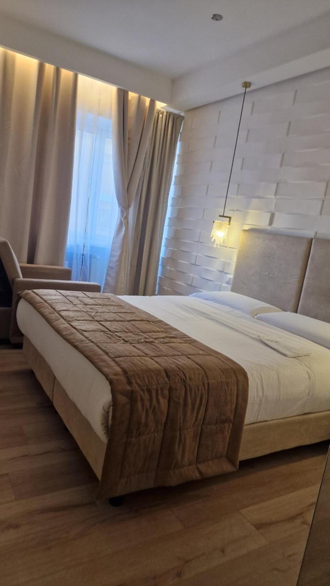 Bed & Breakfast Living 2*